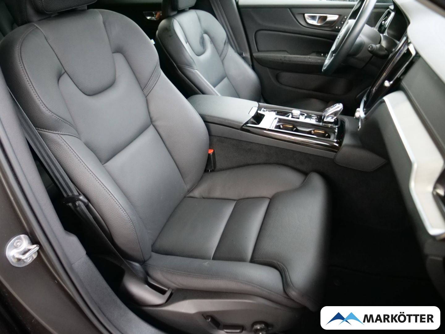 Volvo V60 T6 AWD Recharge Plus Bright  AHK/STHZ/PANO/