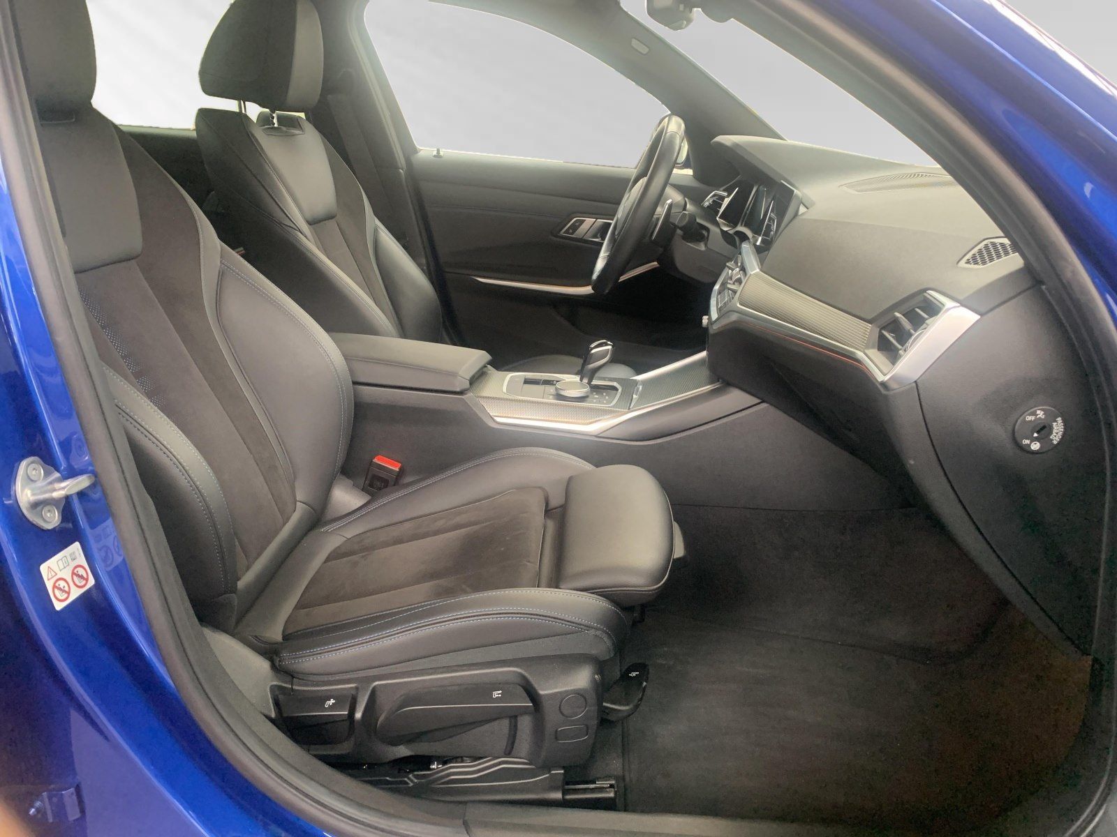 BMW 320i M Sport - Samsaru's Car Outlet