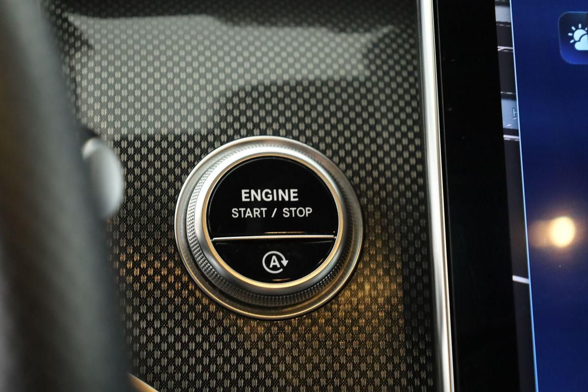 Mercedes-Benz GLC 300 4M AMG Premium Plus DIGITAL Pano HUD 360