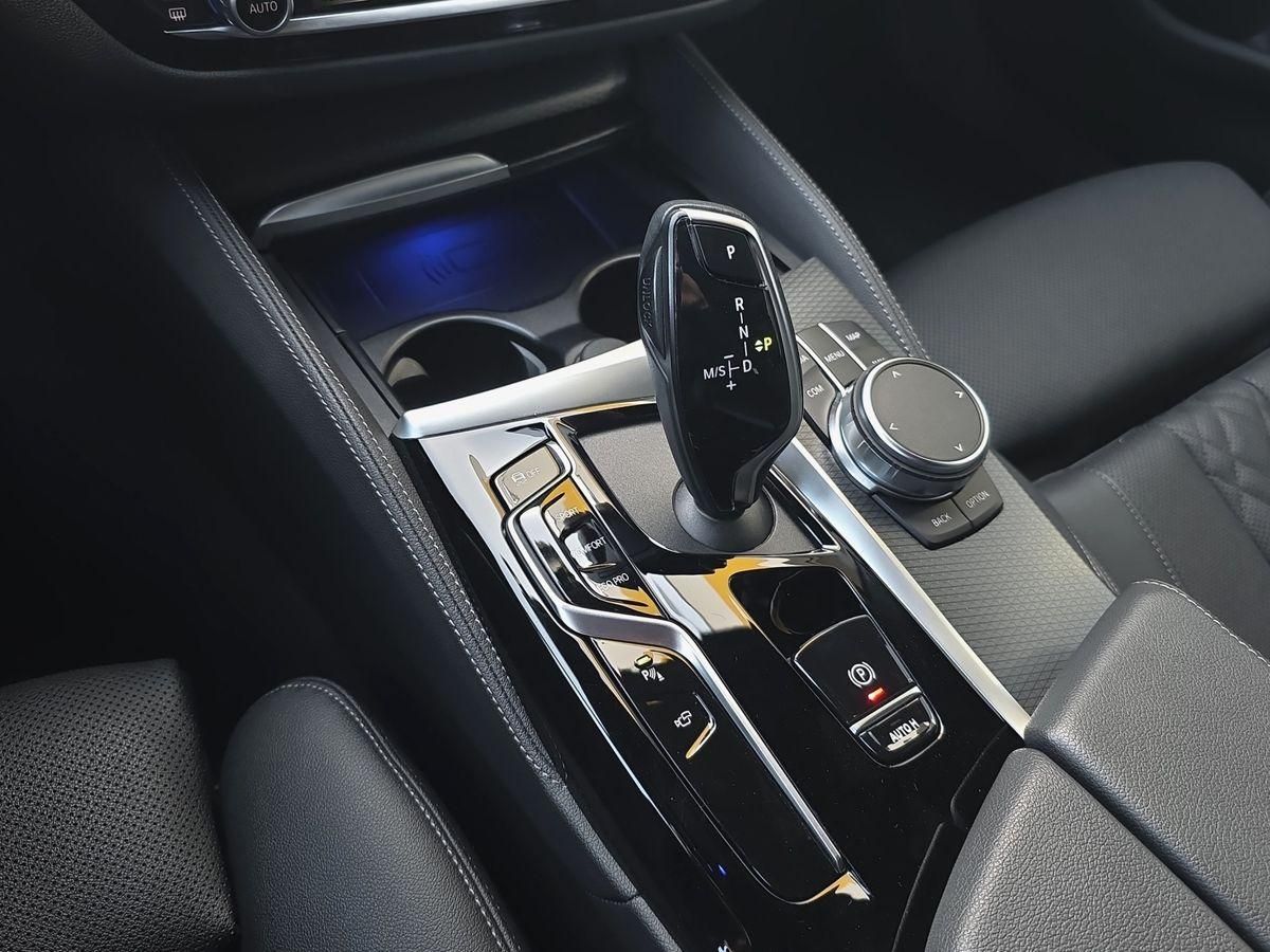 BMW 530 d M-Sport LASER H-UP LEDER AHK 4Z-KLIMA ACC