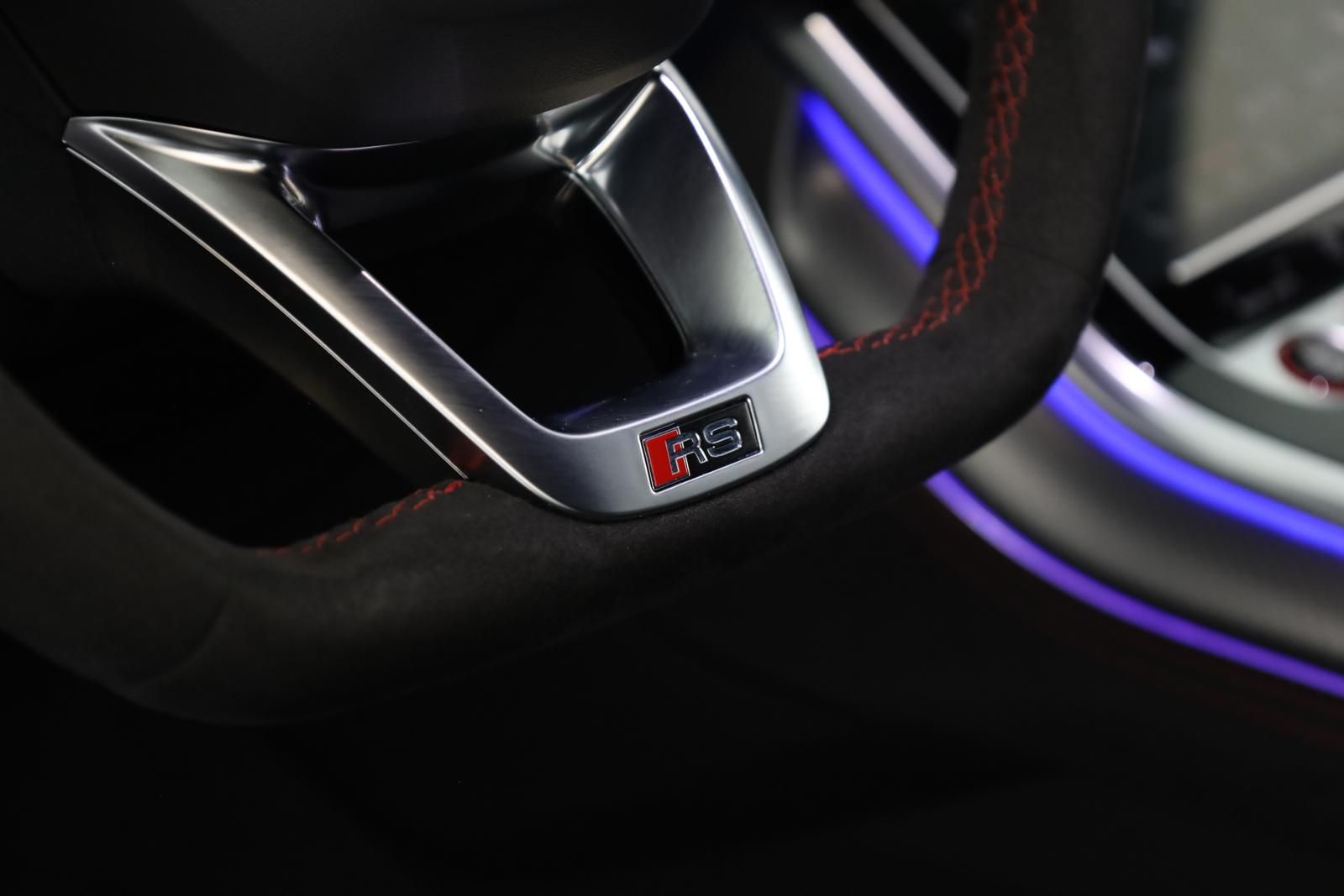 Audi RS Q8 SUV performance Laser Pano Vmax RSAbgas 23