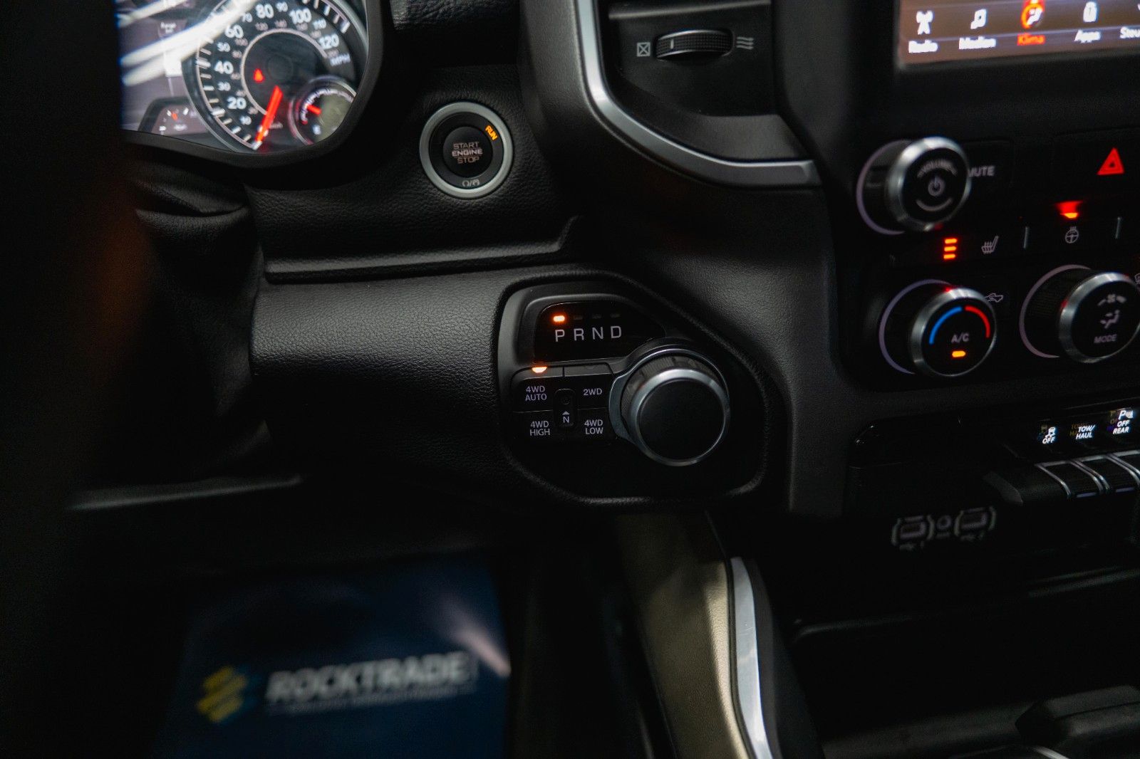 Dodge RAM 5.7 V8 HEMI 4x4 OFFROAD Night Limited 19%
