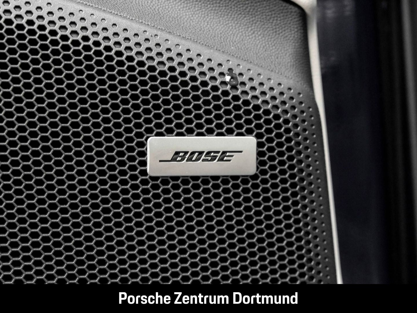 Porsche Macan Turbo BOSE Luftfederung Panorama InnoDrive