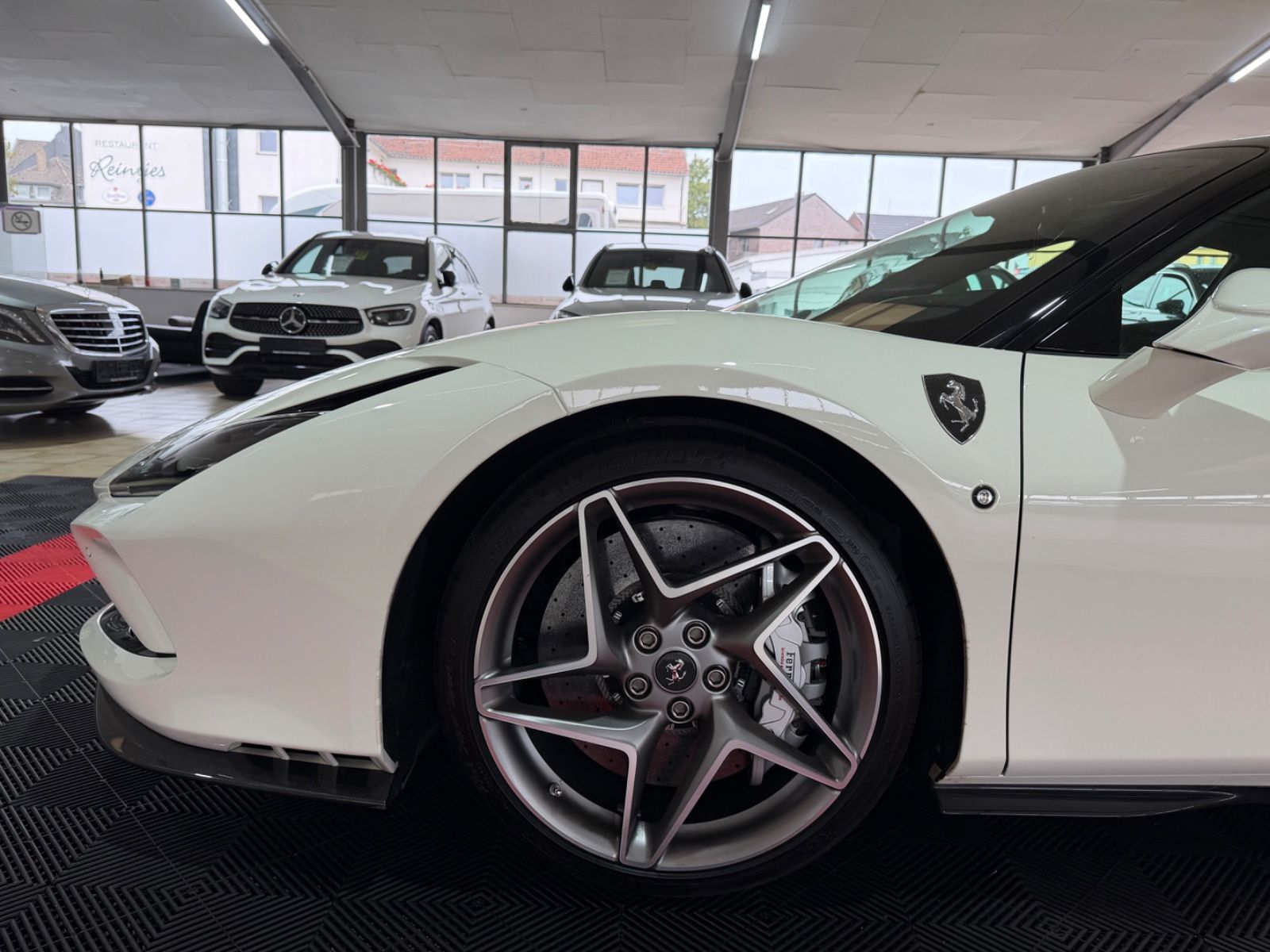 Ferrari F8 Carbon Paket/JBL/Lift