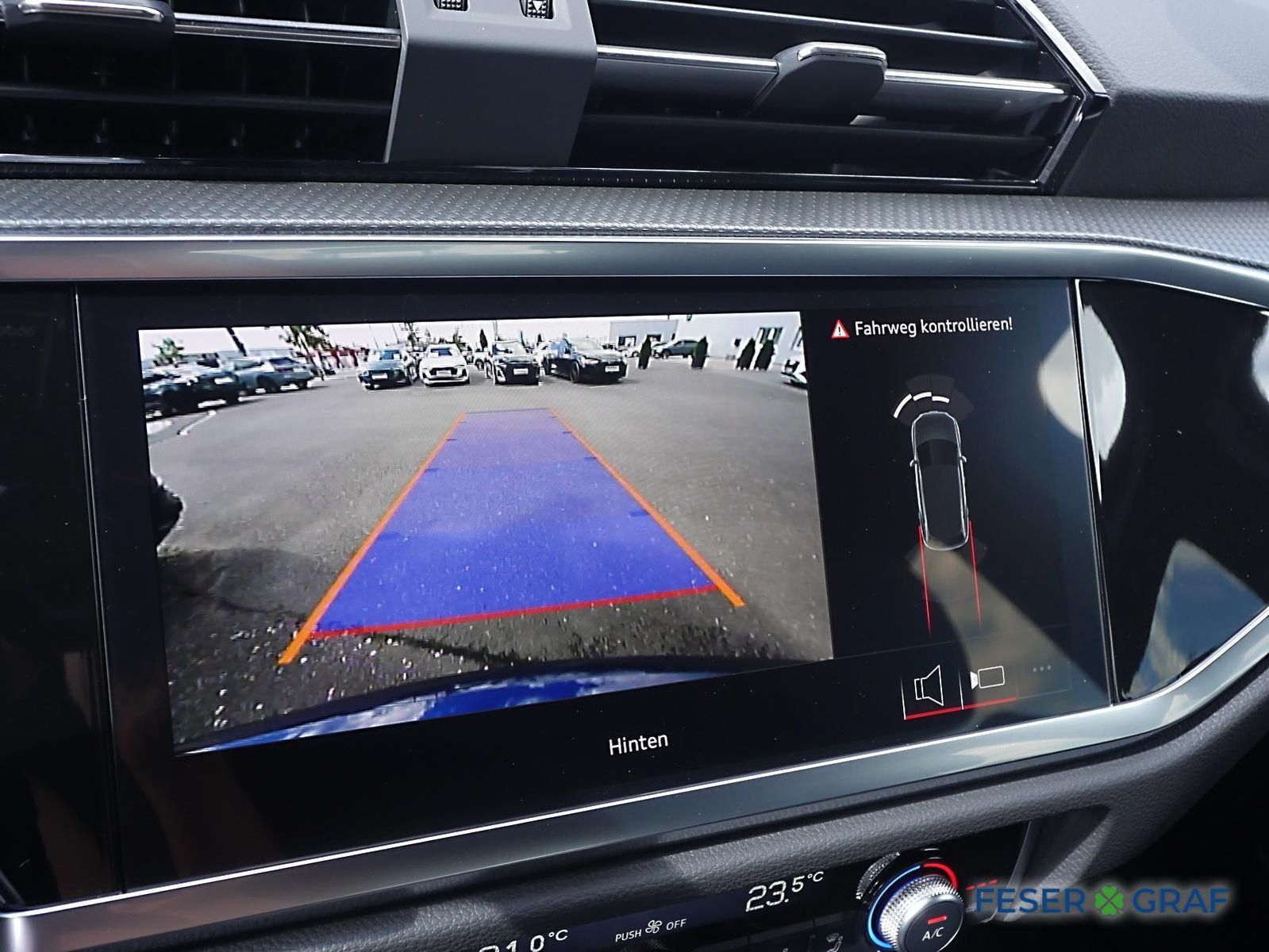 Audi Q3 S line 40 TFSI quattro AHK Pano RFK ACC LED