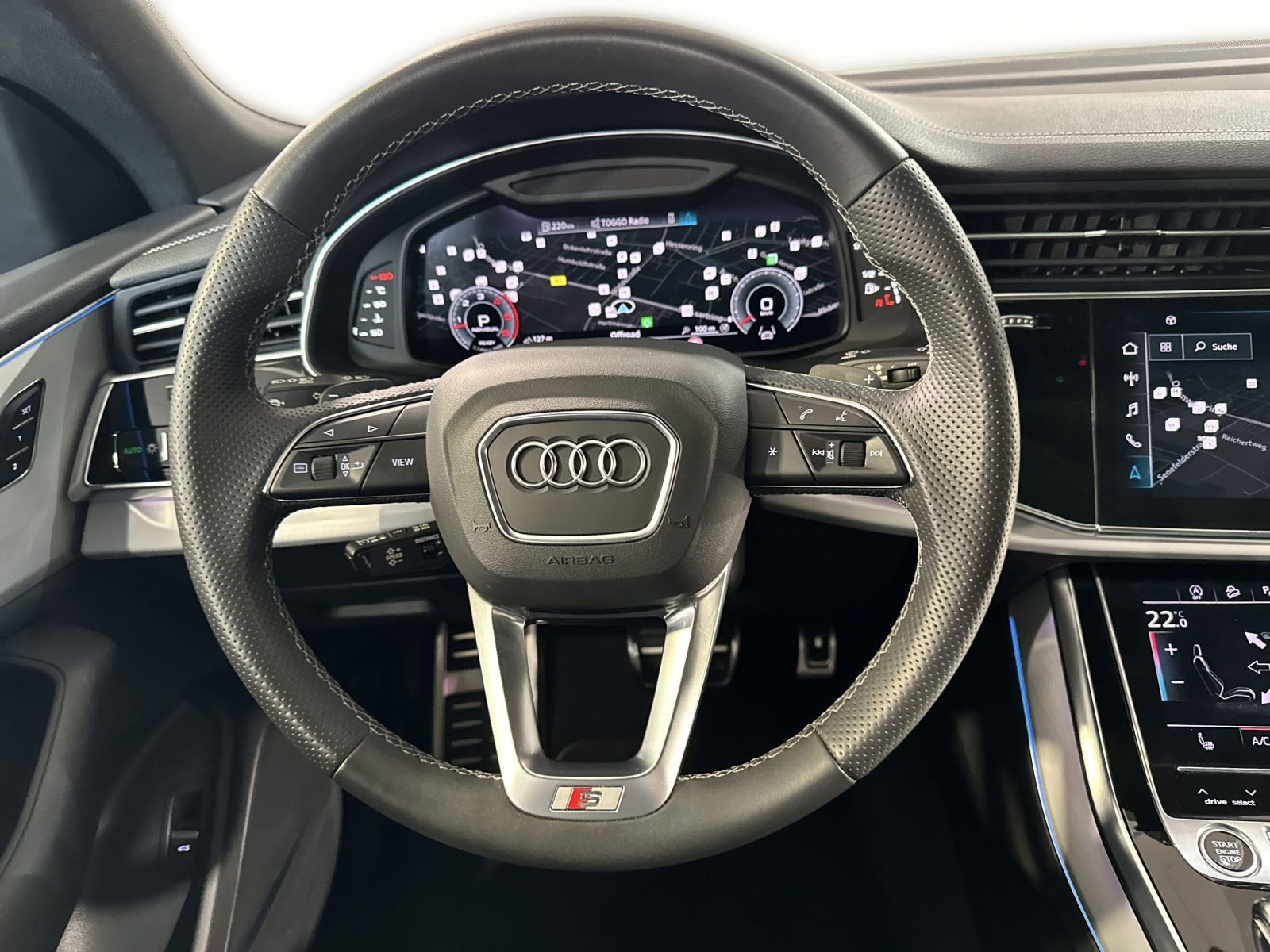 Audi Q8 50 TDI QUATTRO S LINE +MATRIX+RAUTE+PANO+AHK+