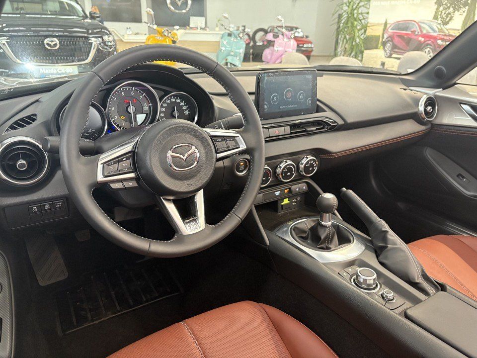 Mazda MX-5 2.0L 184PS KAZARI mit sportlichen Anbauteil