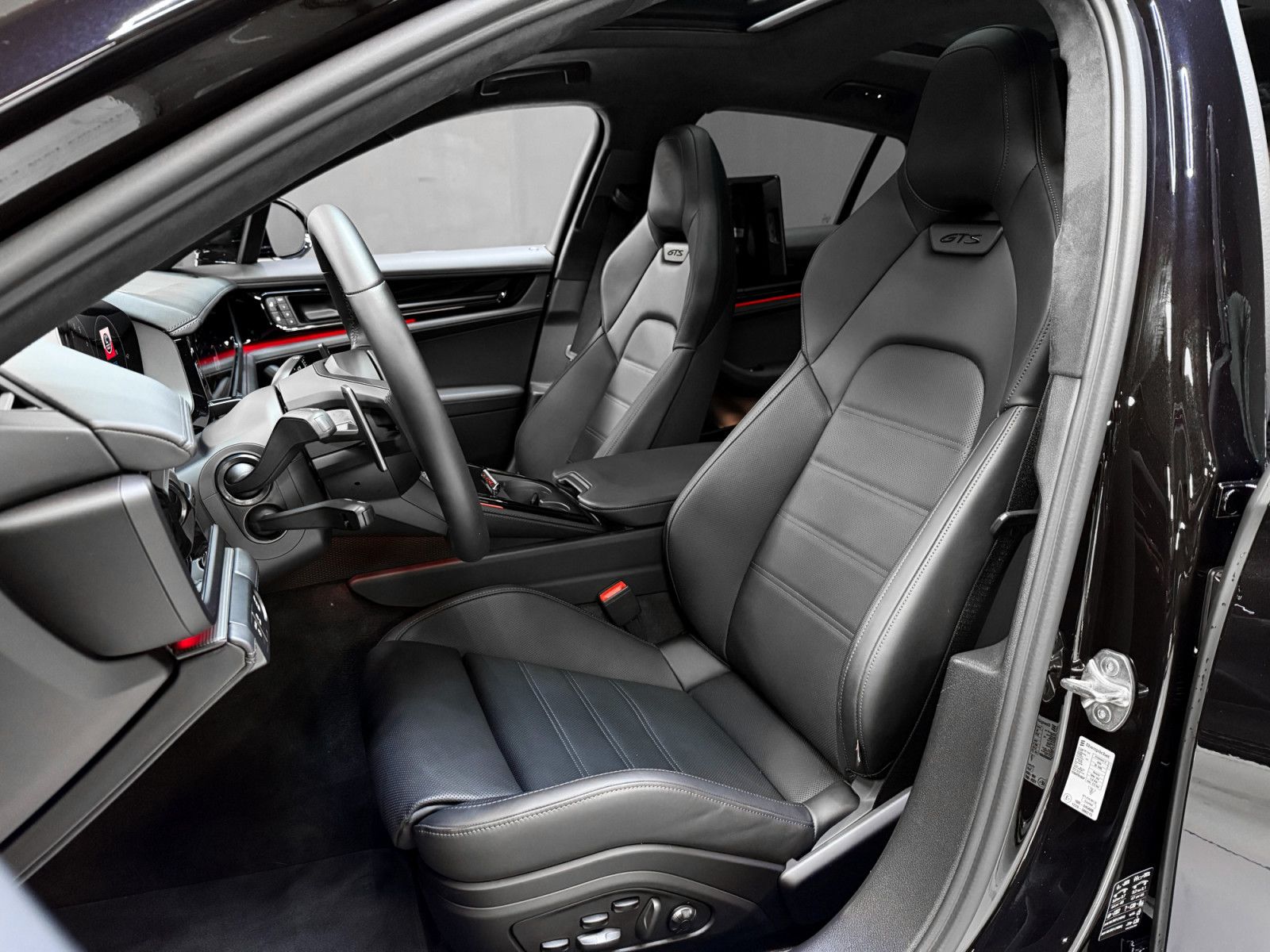 Porsche Panamera 4.0 V8 GTS / 5 SEATS / FULL
