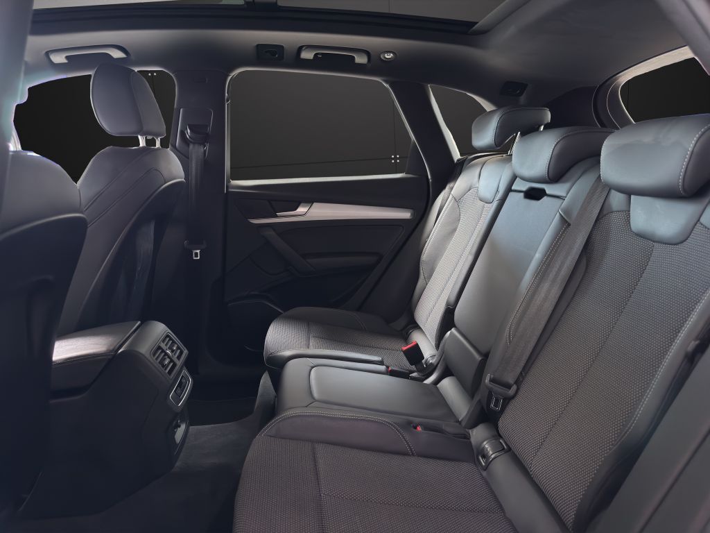 Audi Q5 50 TFSIe quattro S tronic S-line - Samsaru's Car Outlet