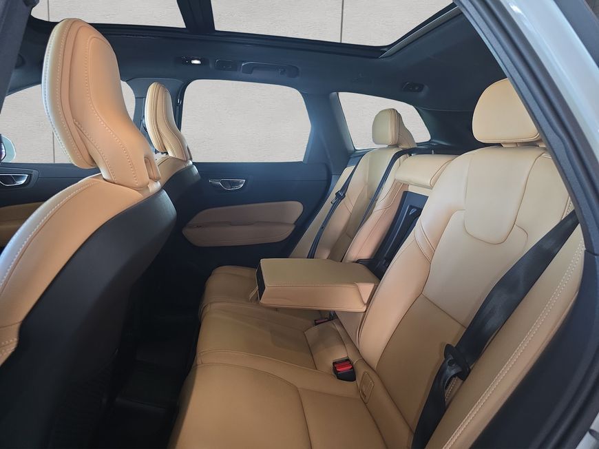 Volvo XC60 T6 AWD Recharge - Samsaru's Car Outlet