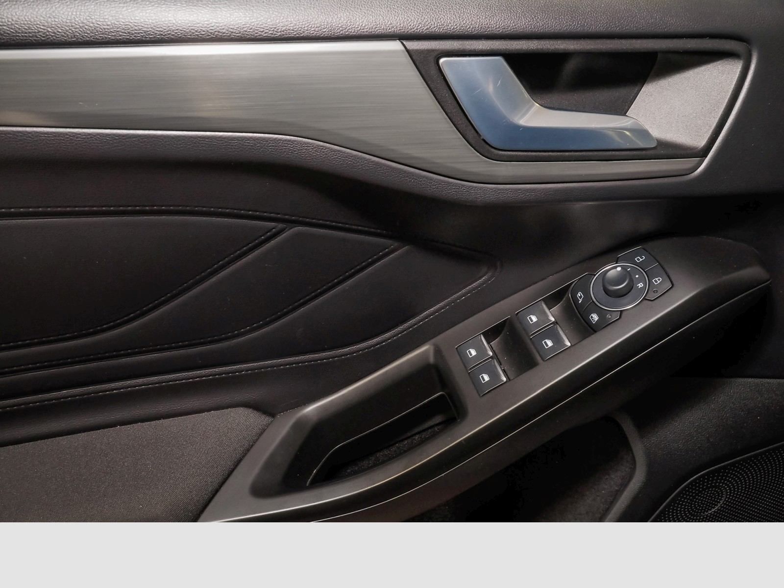 Ford Focus Turnier 1.5 EcoBlue Aut. Titanium-Audio Na