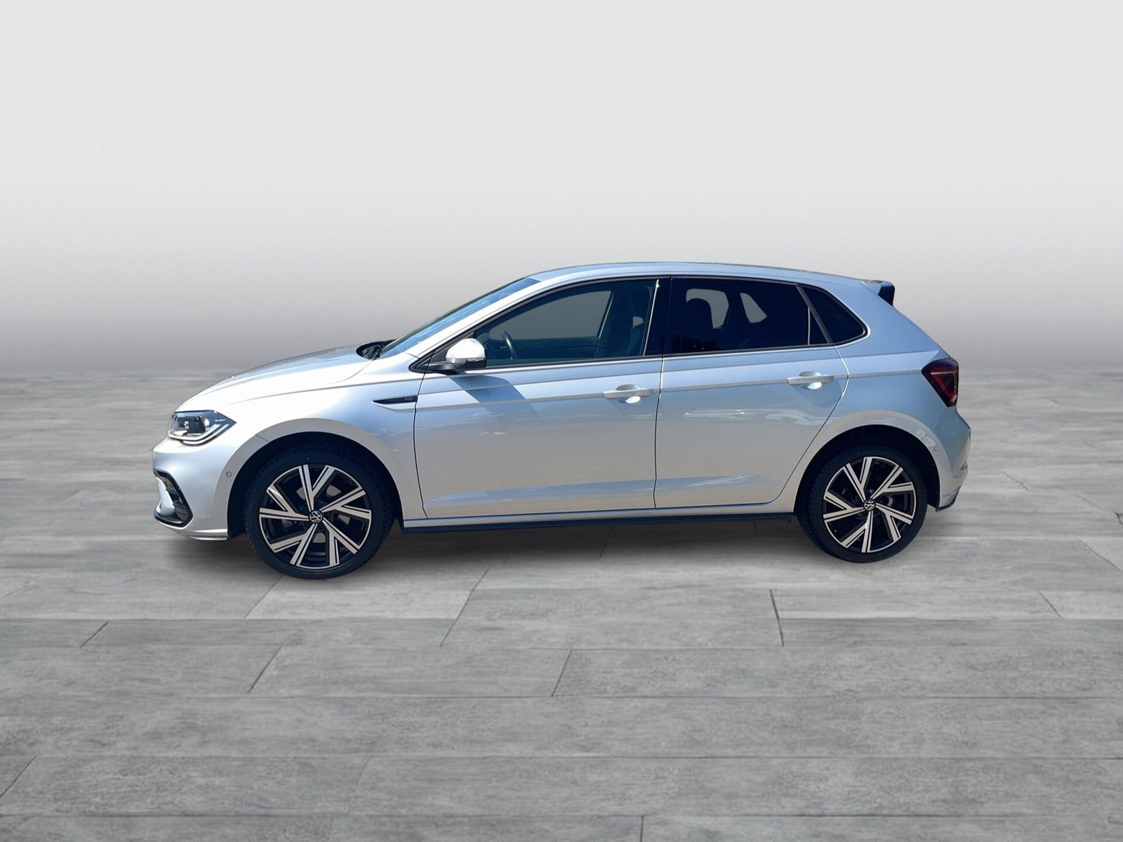 Volkswagen Polo R-Line 1.0 TSI DSG - Samsaru's Car Outlet
