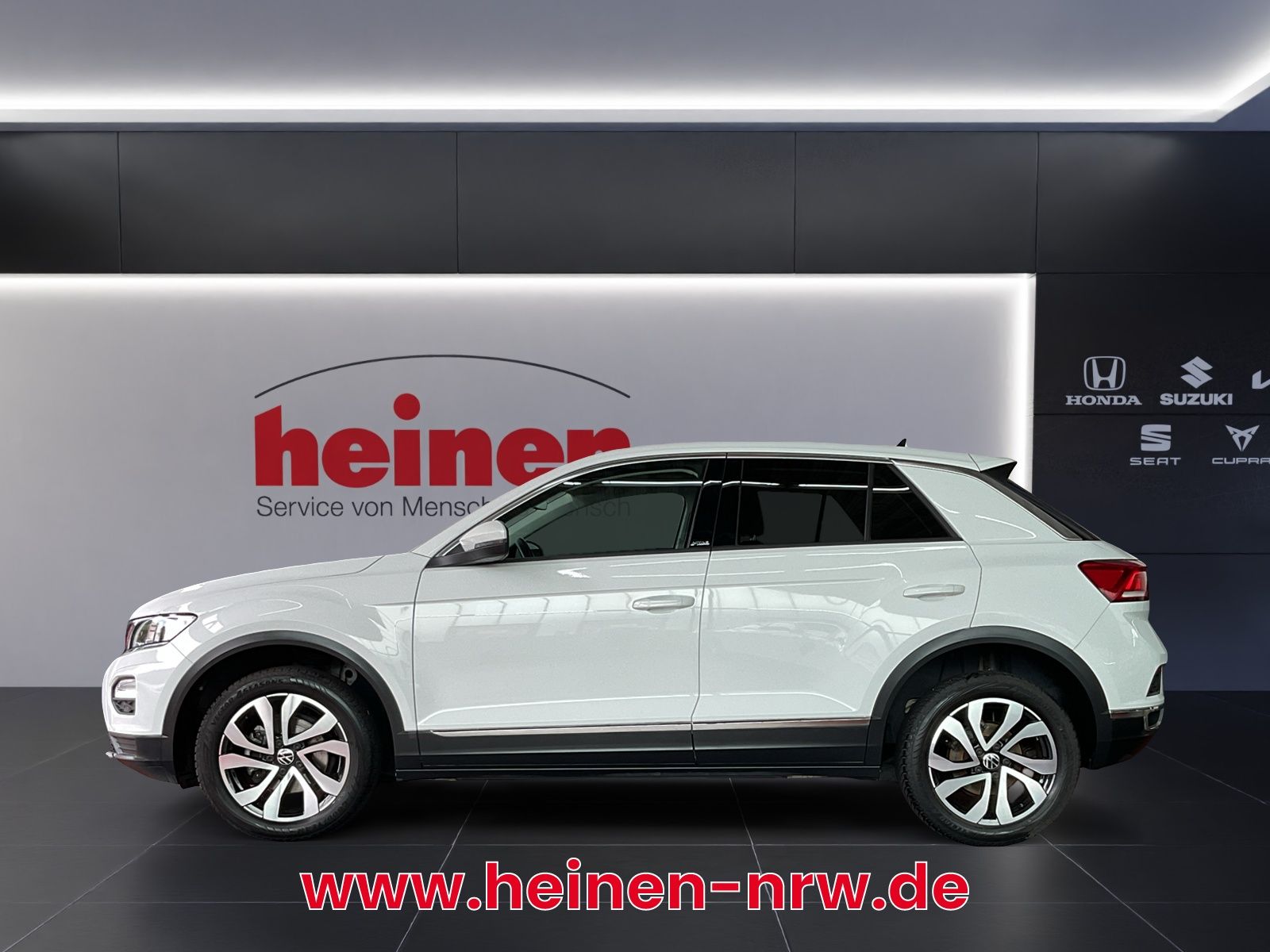 Volkswagen T-Roc 1.5 TSI DSG Active - Samsaru's Car Outlet