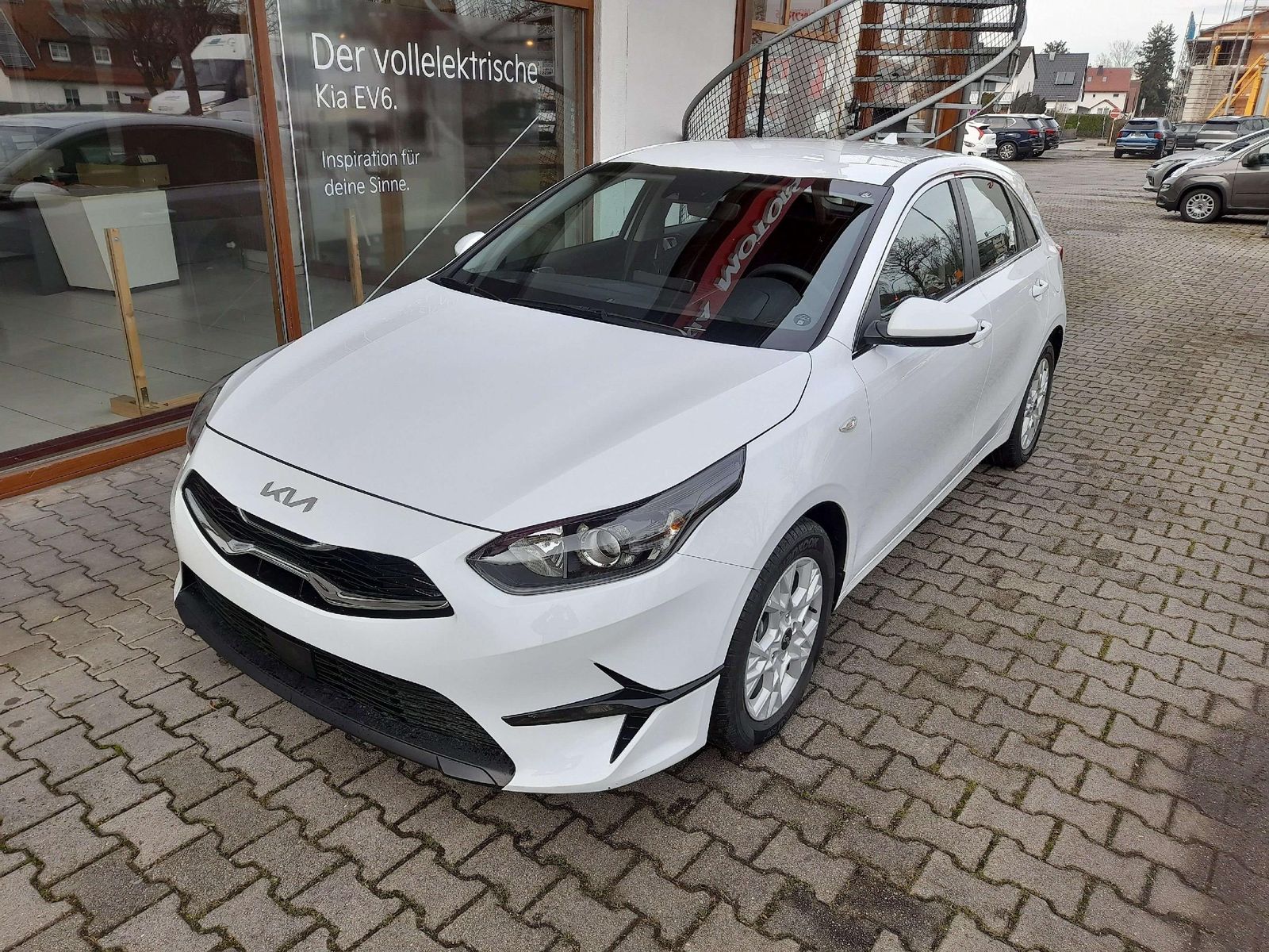 Kia Ceed Vision - Samsaru's Car Outlet