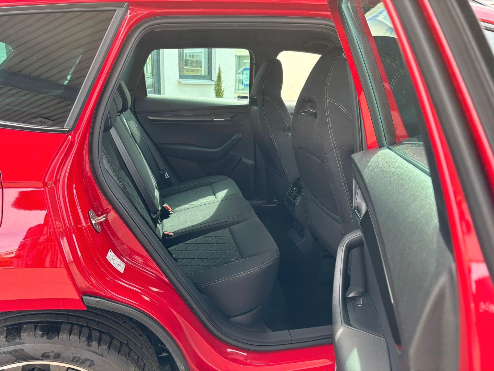 Skoda Karoq Sportline *AHK/Navi/ACC/SHZ/Garantie*