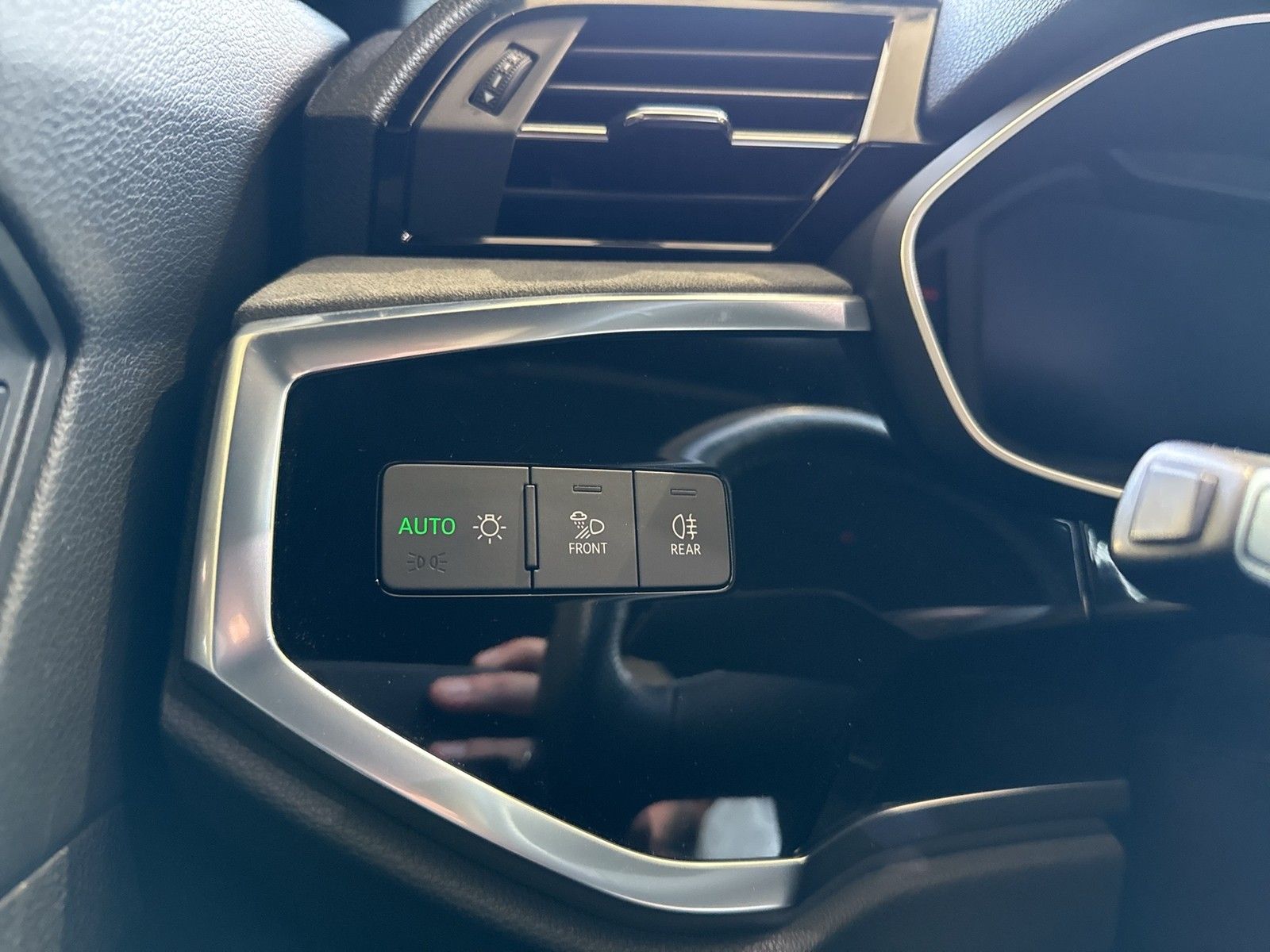 Audi Q3 35 quattro S LINE BLACKPAK AHK ACC LM20 NAVI+