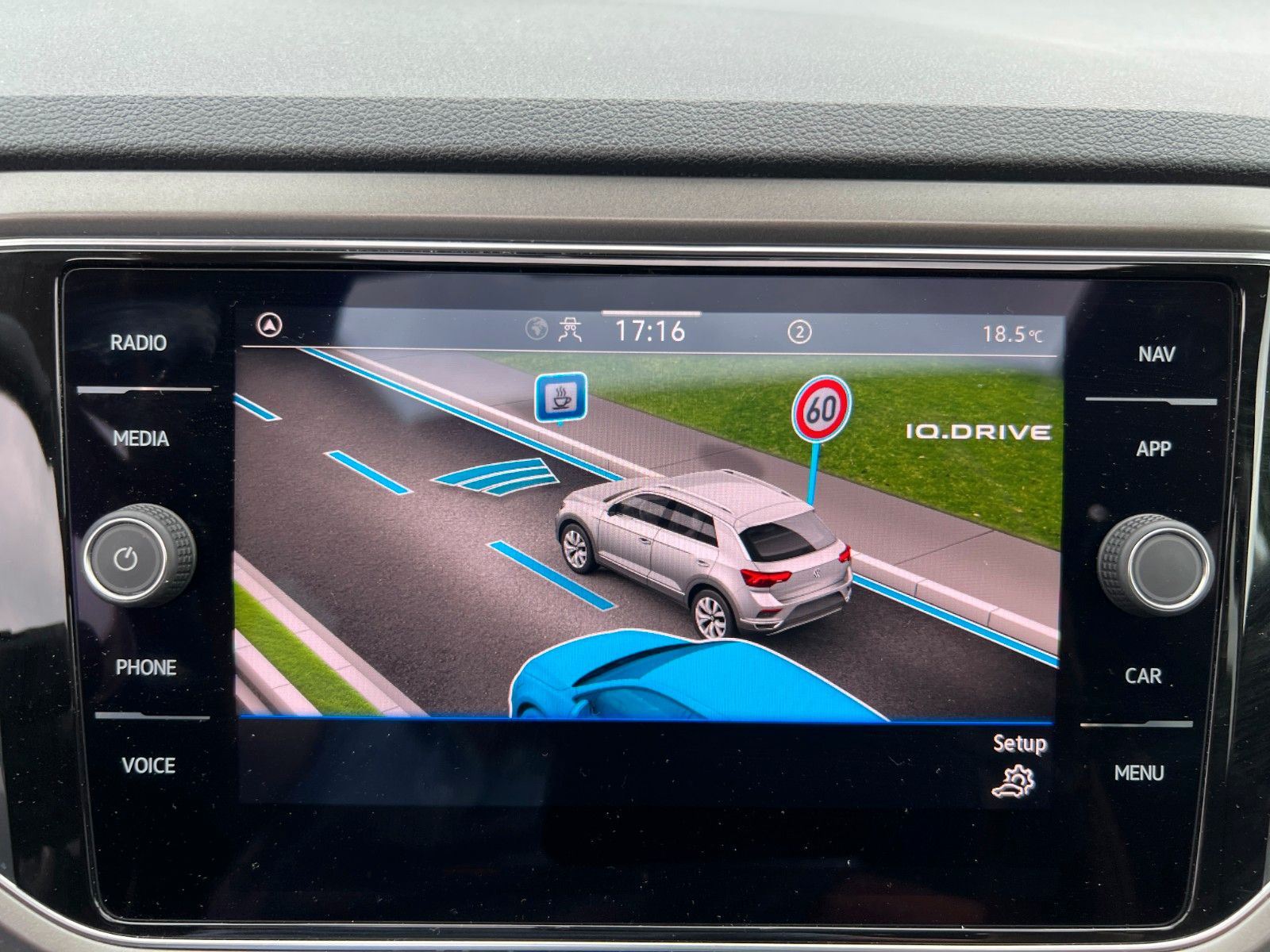 Volkswagen T-Roc Style 1.5TSi DSG R-Line - Samsaru's Car Outlet