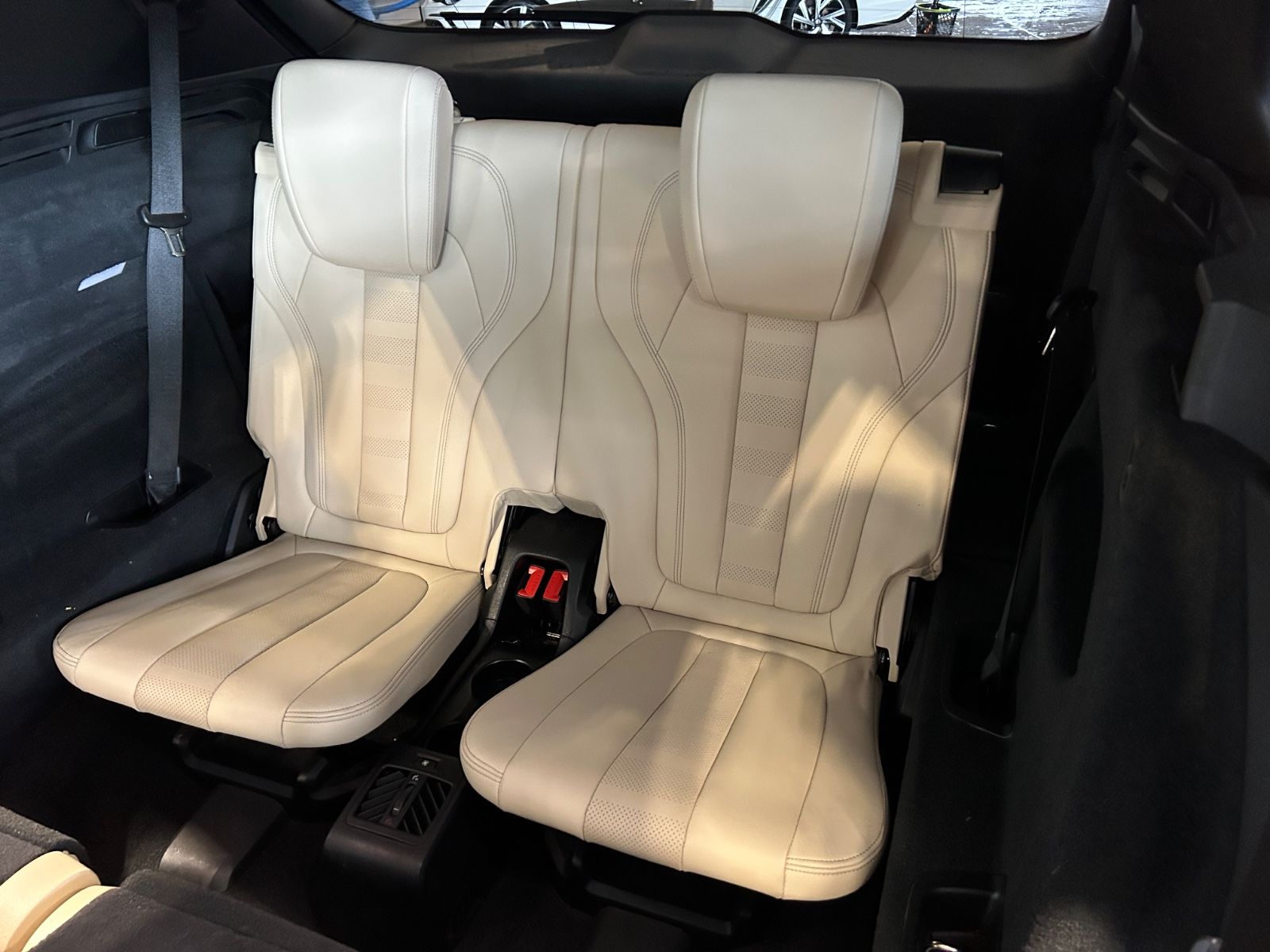 BMW X5 xDrive 40 d M Sport--7Sitzer