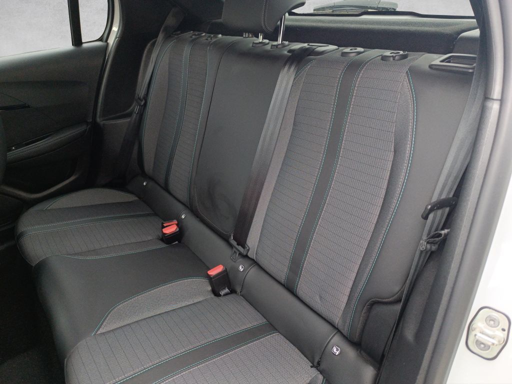 Peugeot 208 Allure - Samsaru's Car Outlet