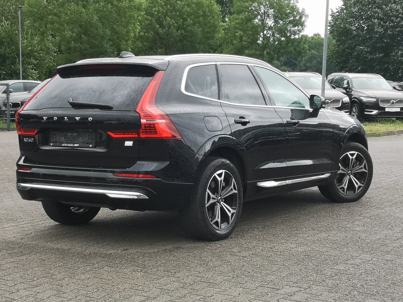 Volvo XC60 Recharge T6 Inscription - Samsaru's Car Outlet