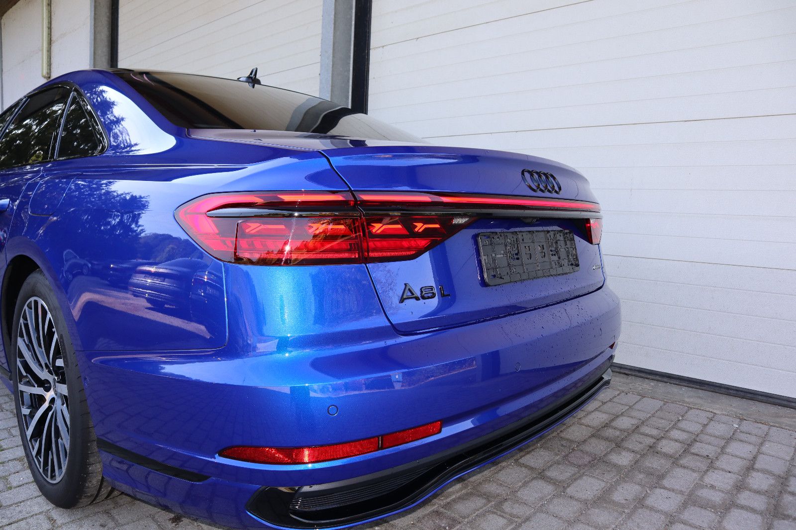 Audi A8L 60 TFSIe lang exclusive - Samsaru's Car Outlet