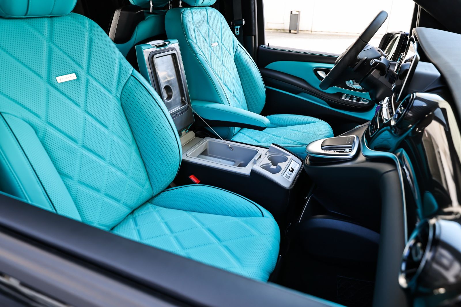 Mercedes-Benz V 300 4MATIC - Samsaru's Car Outlet