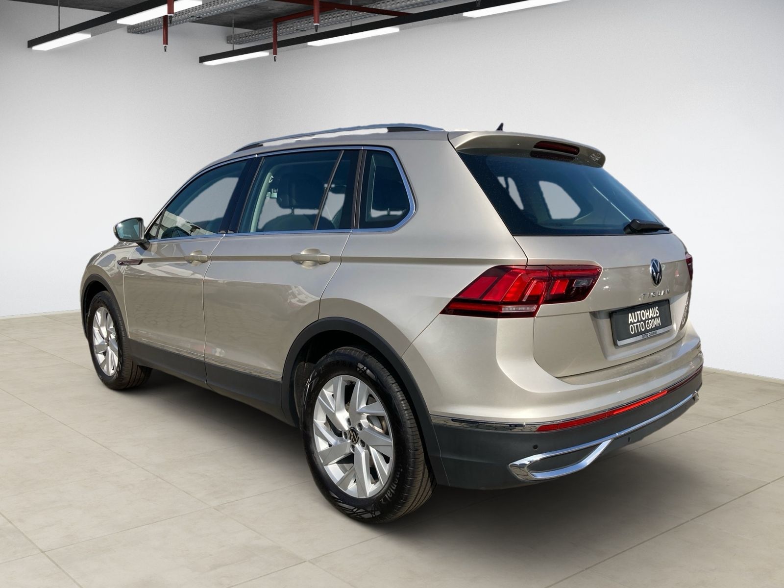 Volkswagen Tiguan 1.5 TSI Elegance - Samsaru's Car Outlet