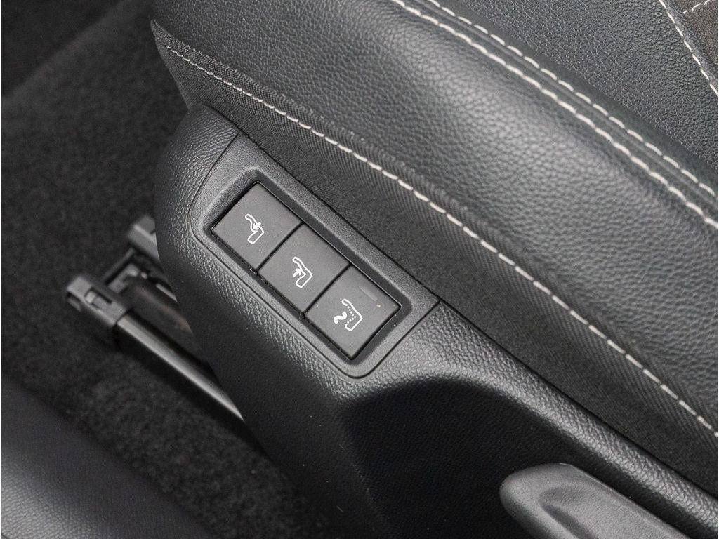 Opel Corsa-e ELEKTRO Ultimate - Samsaru's Car Outlet