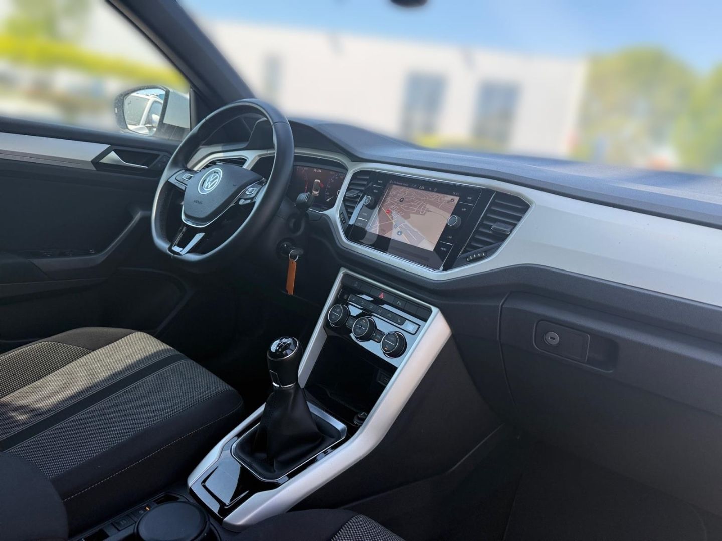 Volkswagen T-Roc Style 1.5 TSI - Samsaru's Car Outlet