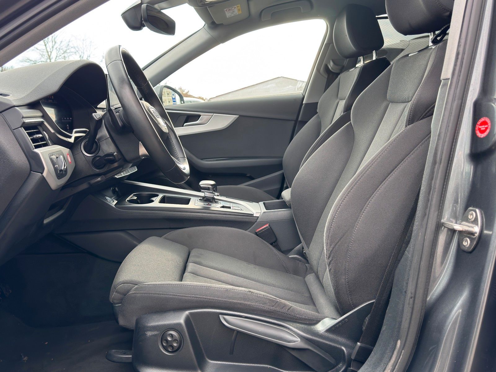 Audi A4 Av. 40 TDI S line S-Tr. - Samsaru's Car Outlet
