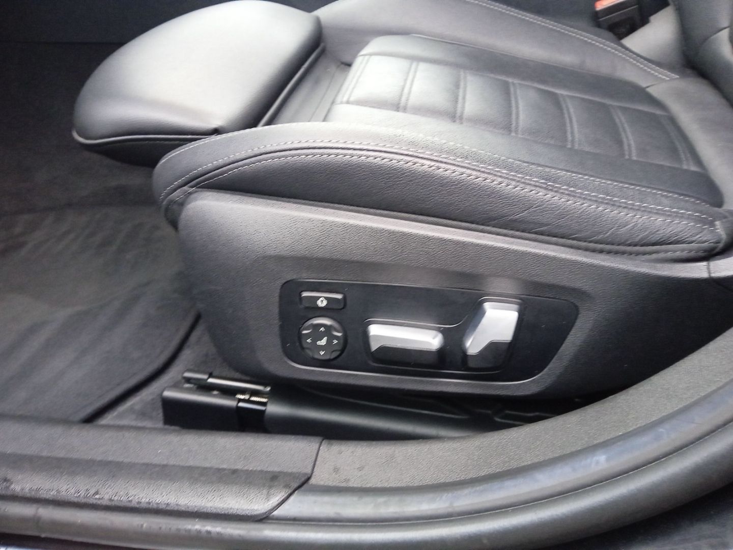 BMW 320 i M Sport - Samsaru's Car Outlet
