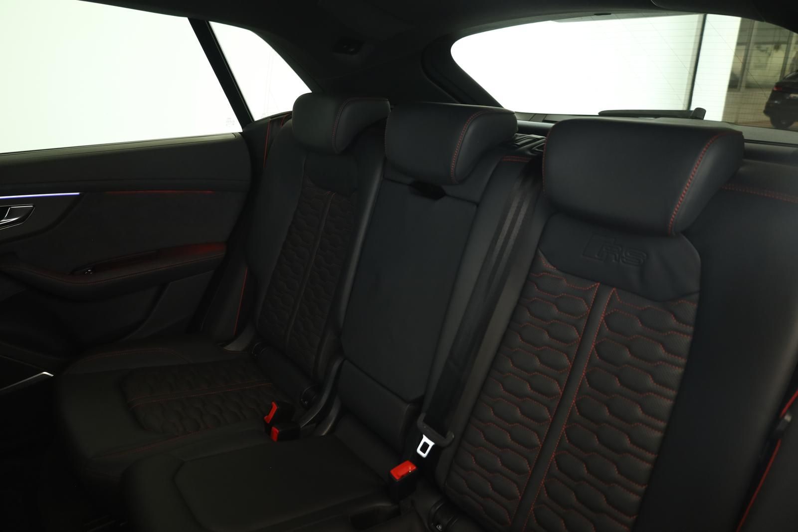 Audi RS Q8 SUV performance Laser Pano Vmax RSAbgas 23