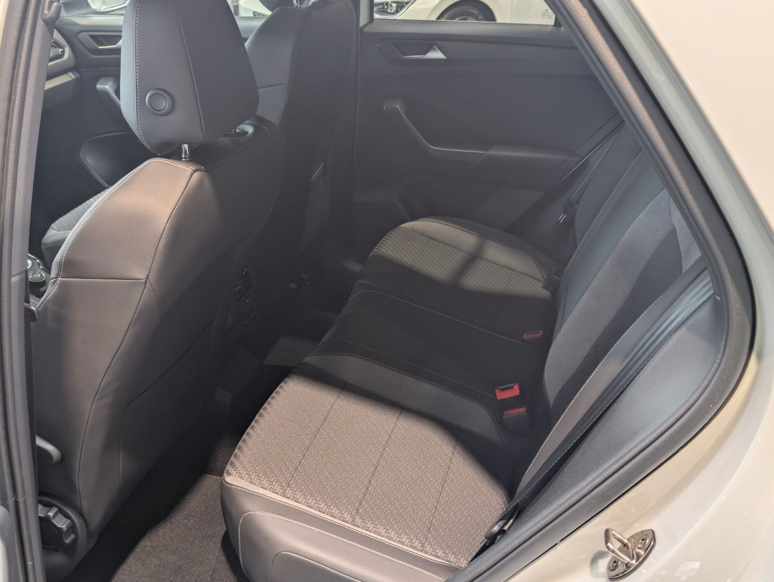 Volkswagen T-Roc 2.0 TSI OPF 4MOTION DSG R - Samsaru's Car Outlet