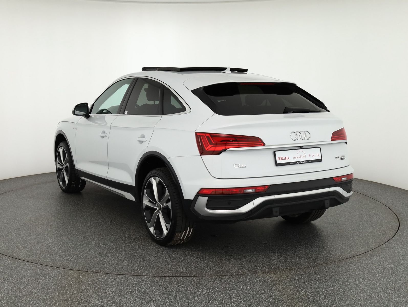 Audi Q5 Sportback S-Line 45 TFSI quattro s-tronic - Samsaru's Car Outlet