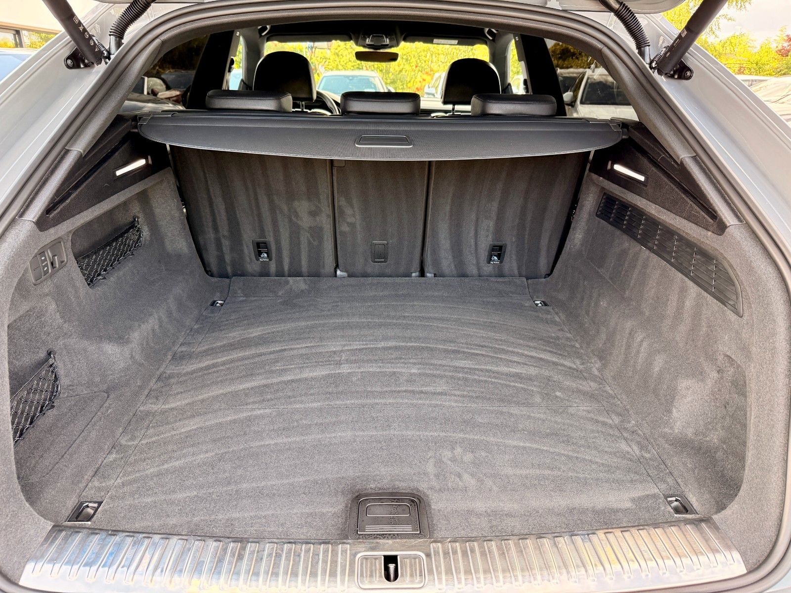 Audi RSQ8  4.0 TFSI quattro MATRIX*22"*RFK*DIG*NAVI*