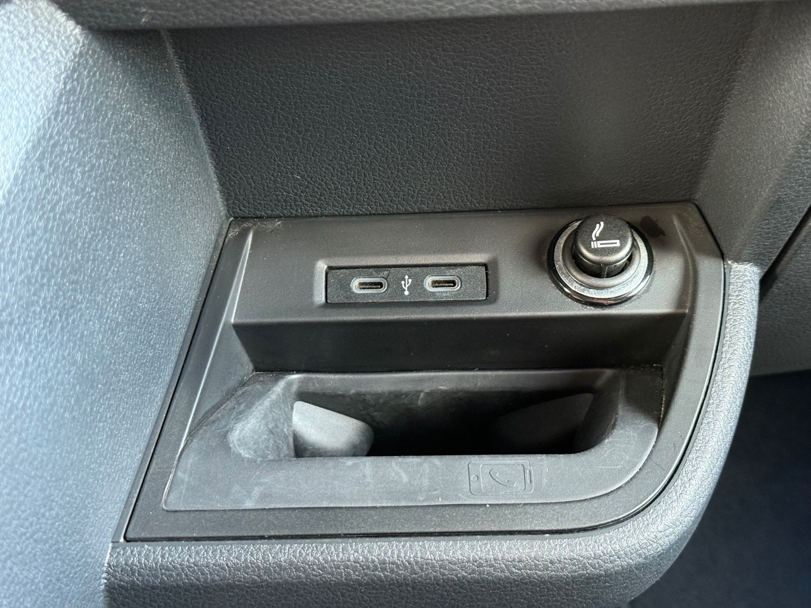 Volkswagen T6.1 Multivan 2.0 TDI DSG Generation Six - Samsaru's Car Outlet
