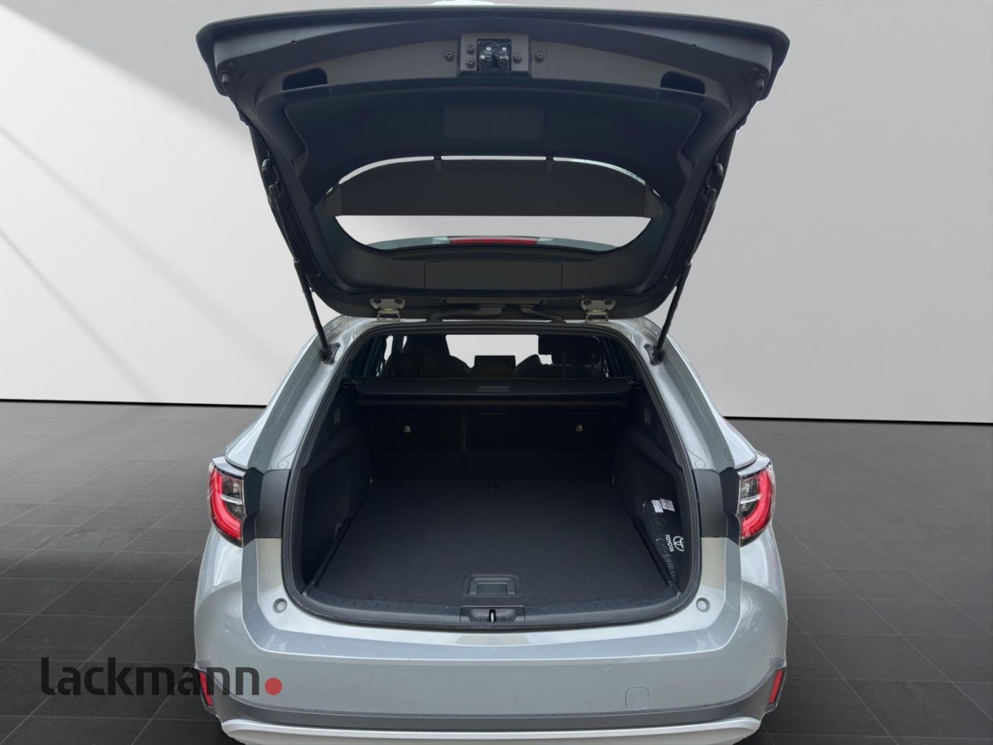 Toyota Corolla 1.8 Hybrid TS - Samsaru's Car Outlet
