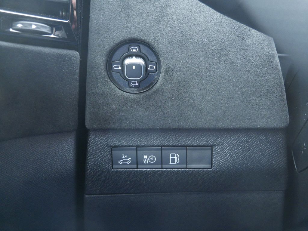 DS Automobiles DS 4 E-TENSE 225 Performance Line + NAVI LED ACC