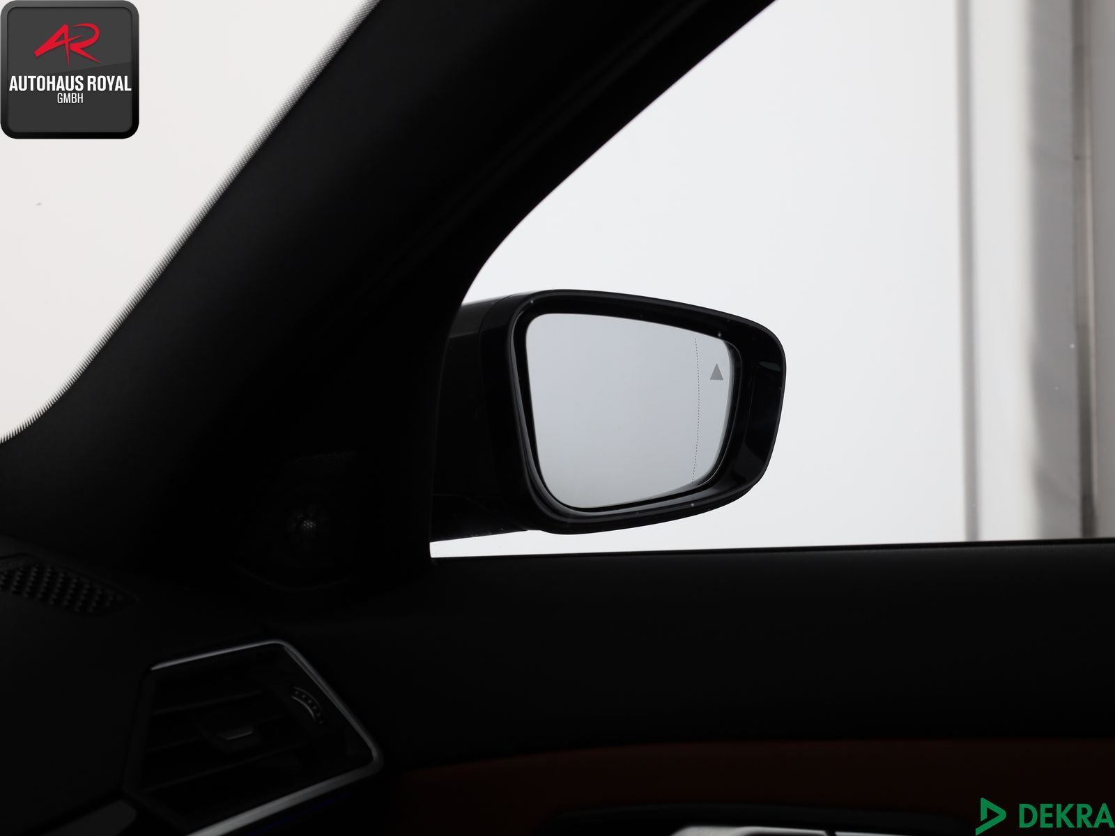 BMW 330 d xDrive M SPORT - Samsaru's Car Outlet