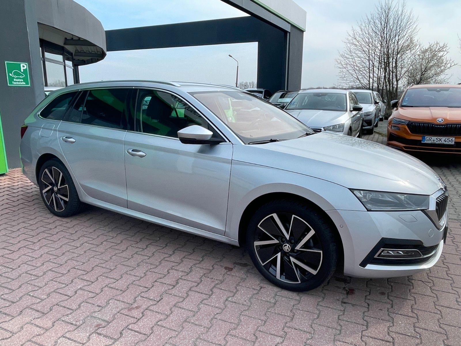 Skoda OCTAVIA Combi First Edition TSI iV - Samsaru's Car Outlet