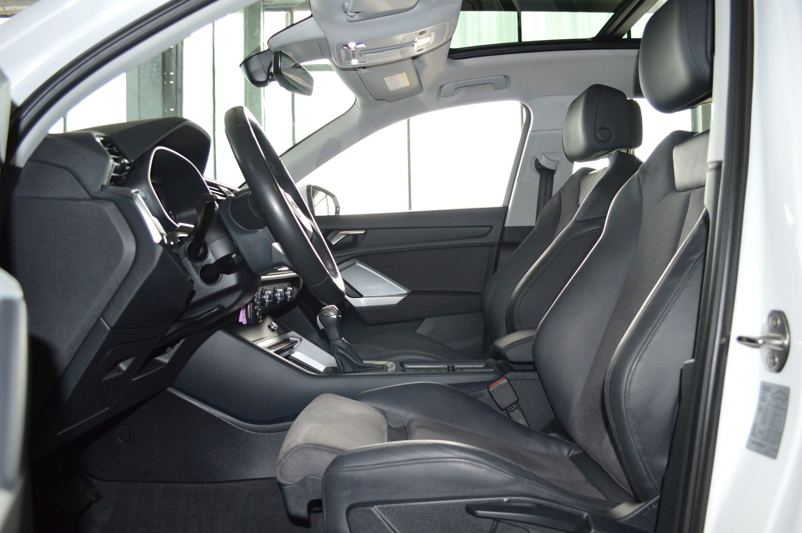 Audi Q3 35 TDI quattro - Samsaru's Car Outlet