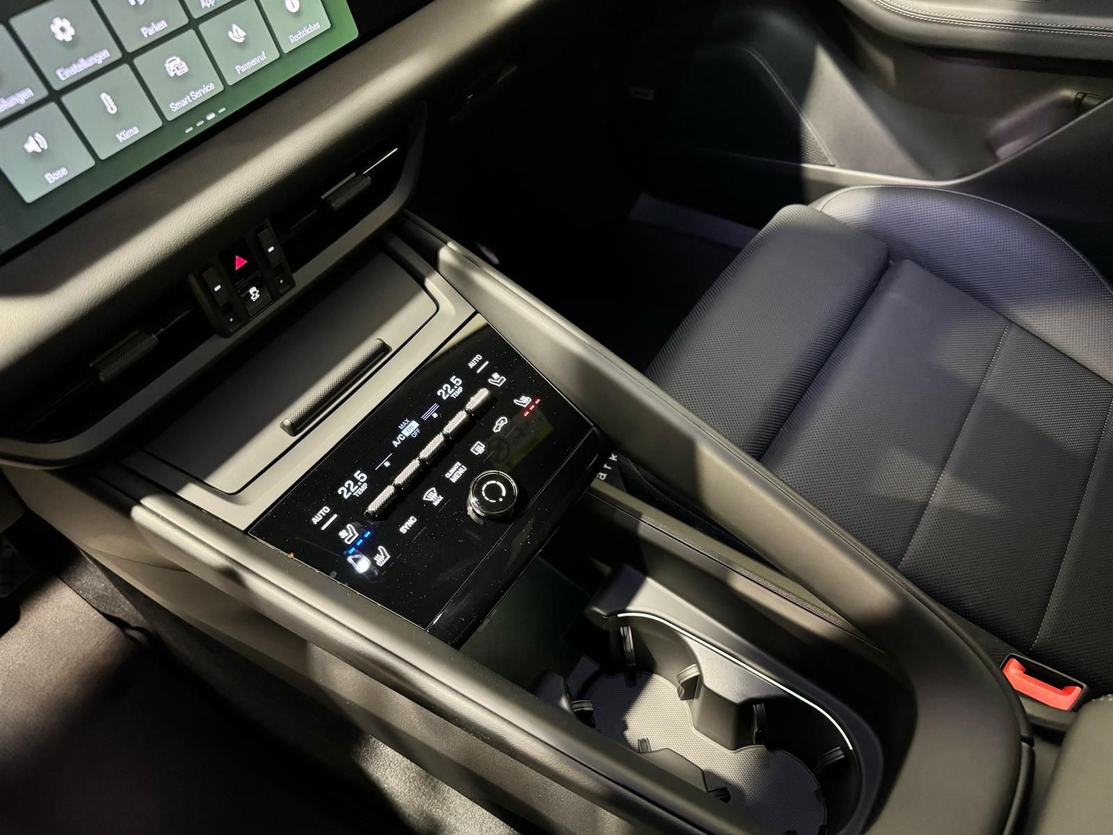 Porsche Macan Electric - Samsaru's Car Outlet