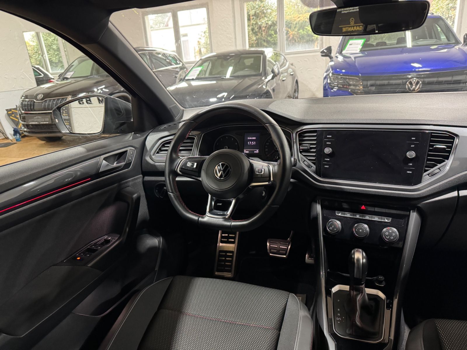Volkswagen T-Roc Sport 1.5TSI DSG - Samsaru's Car Outlet