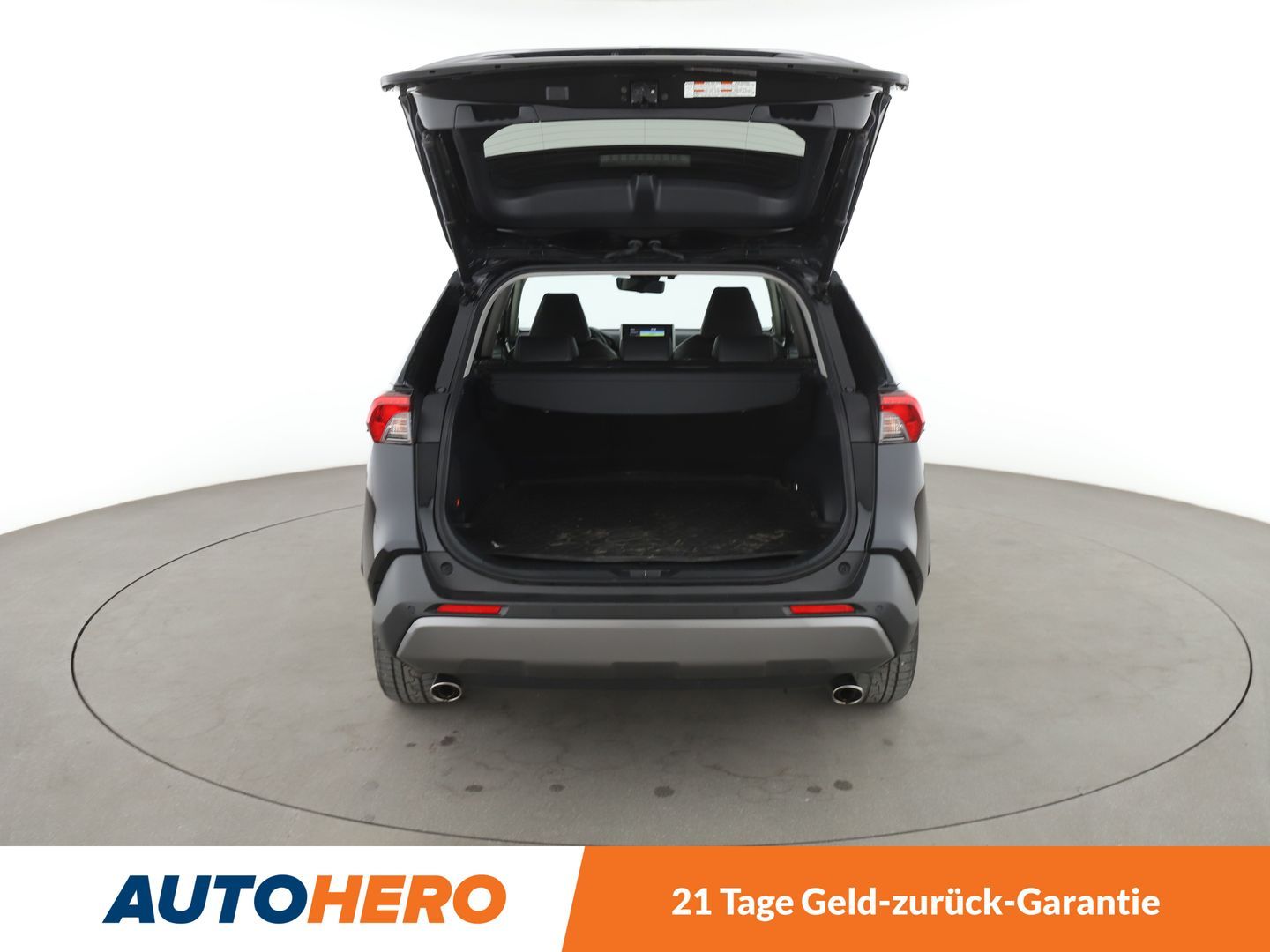 Toyota RAV 4 2.5 Hybrid 4x4 Lounge - Samsaru's Car Outlet
