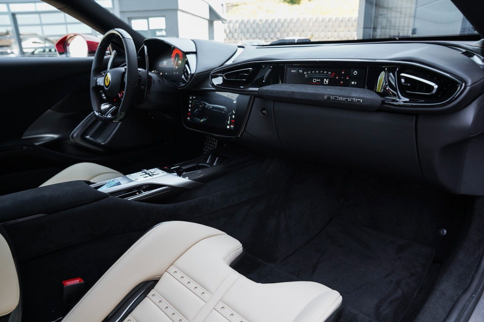 Ferrari 12 Cilindri *Crema* Carbon-Pano-*Blanco COC*