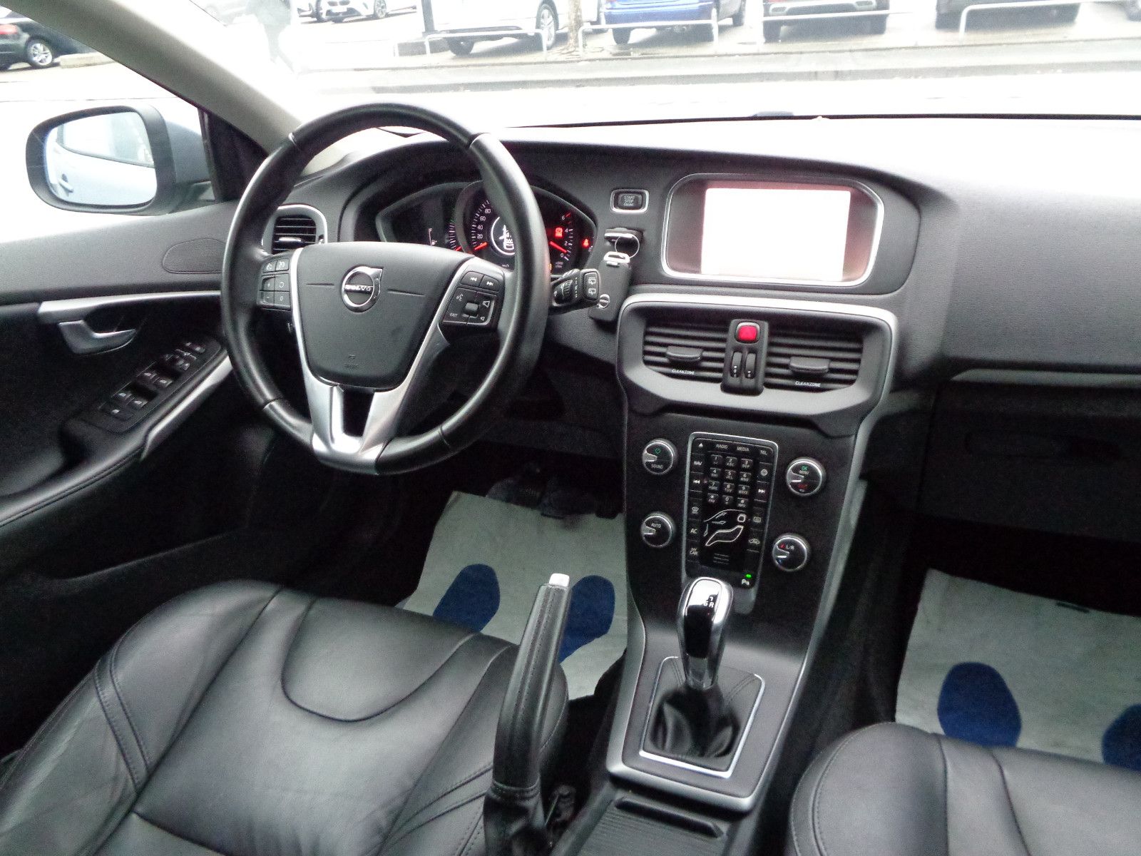 Volvo V40 Black Edition 2.0 D2 Momentum 2.HD*LED*NAVI