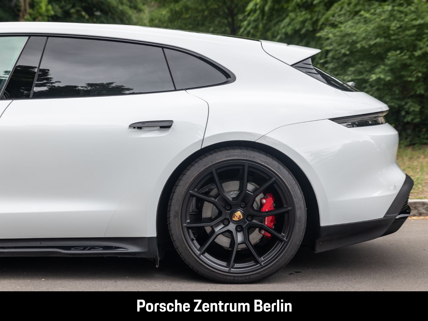 Porsche Taycan GTS Sport Turismo BOSE Luftfederung LED