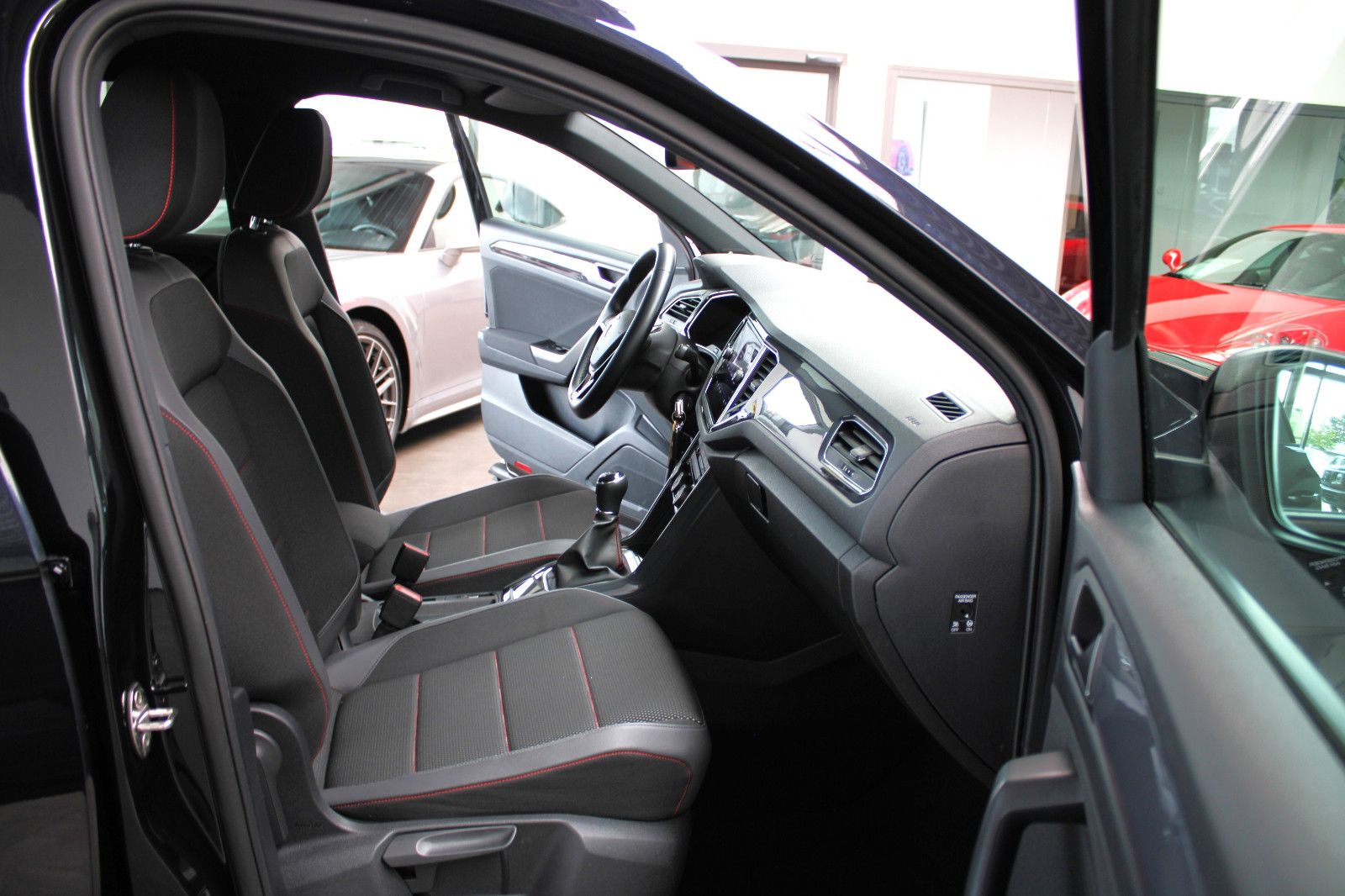 Volkswagen T-ROC 1.5 TSI ACT * SPORT * - Samsaru's Car Outlet