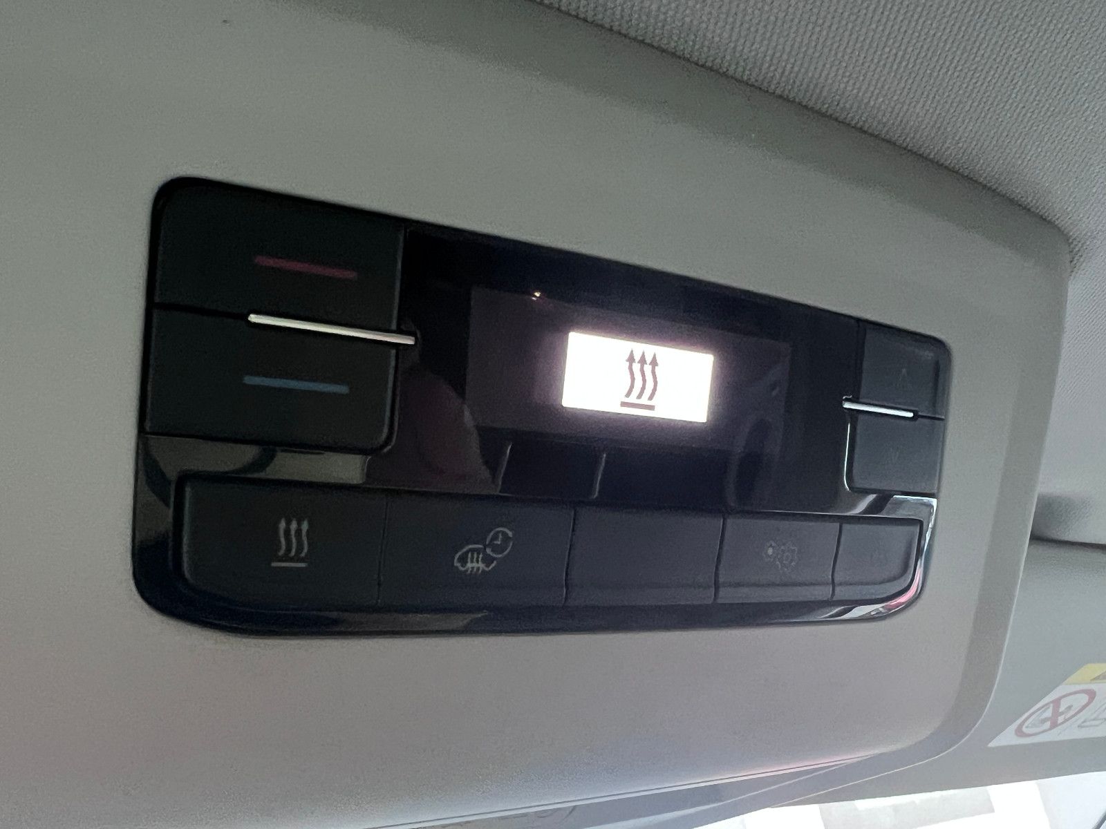 Volkswagen T6.1 Multivan Highline 4Motion - Samsaru's Car Outlet