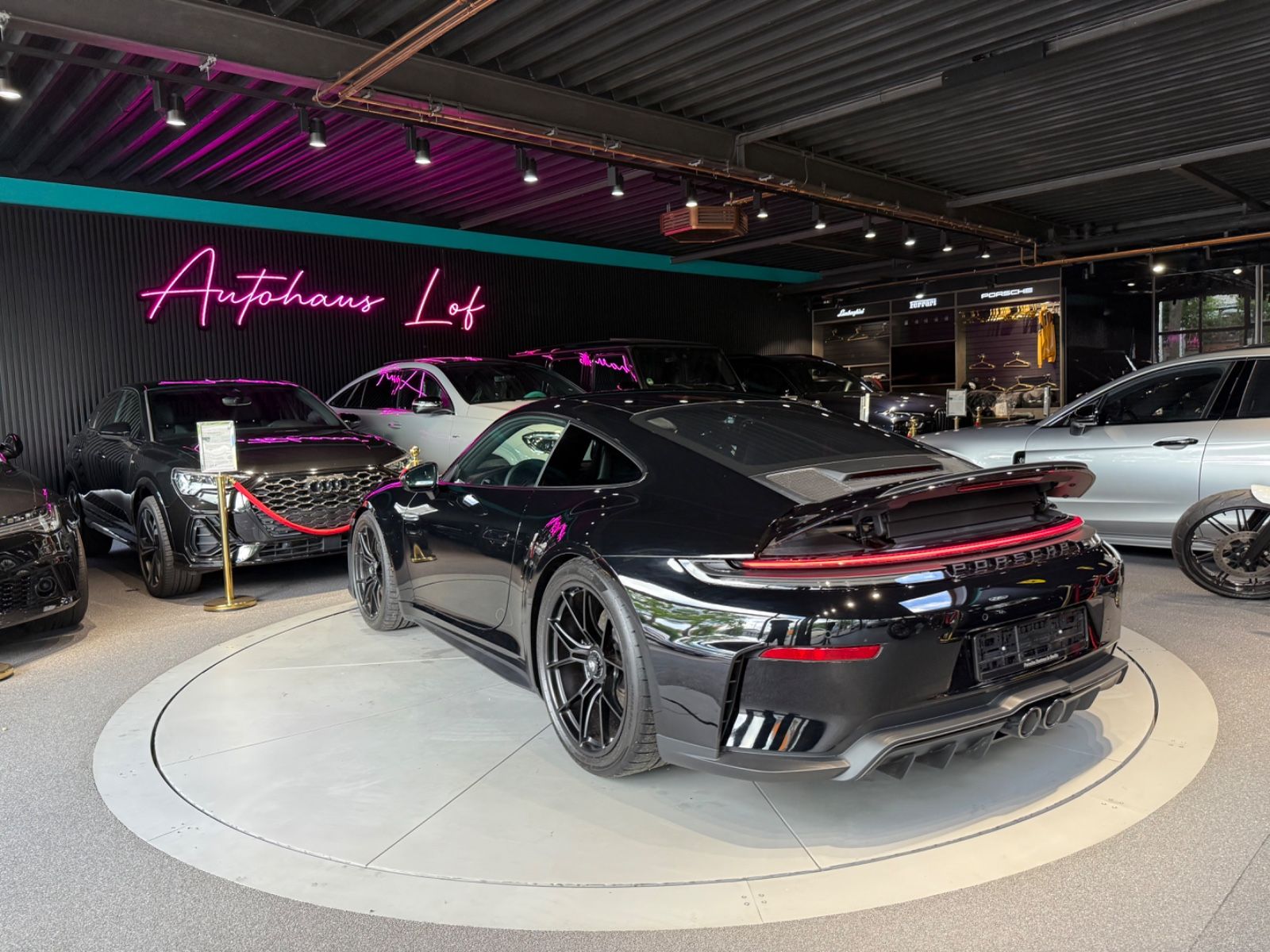 Porsche 992 911 GT3 Touring - Samsaru's Car Outlet